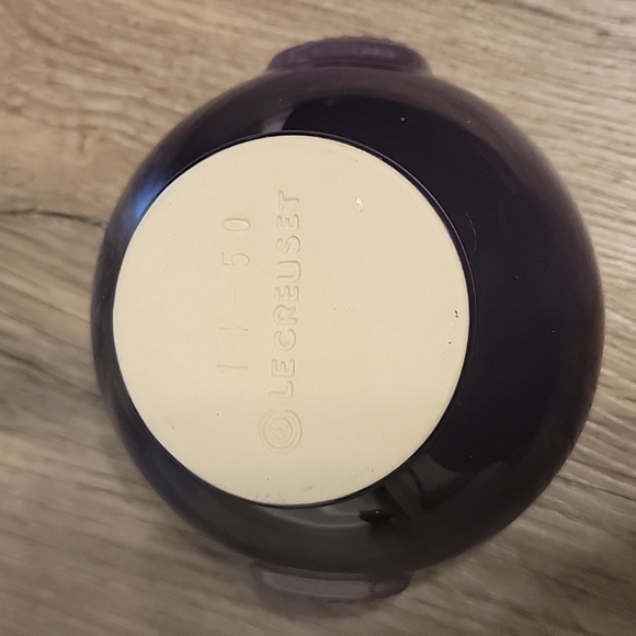 Le Creuset Cassis Lion Head Soup Bowl - Picture 8 of 9